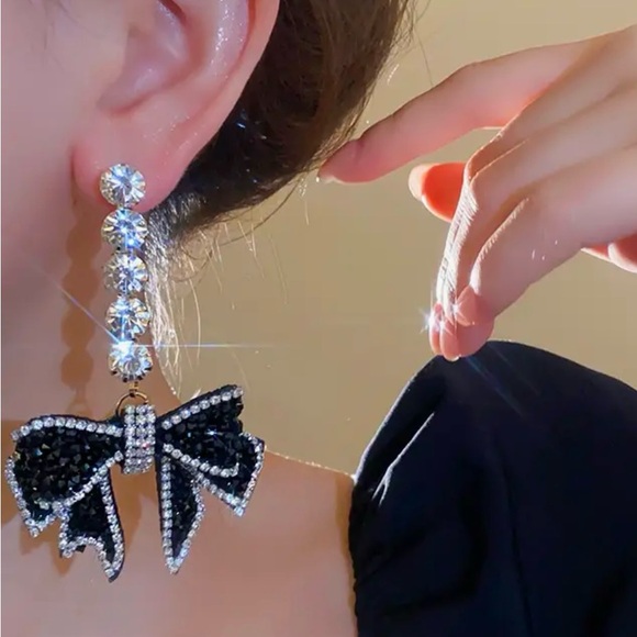 NEW! Silver/Black Bow Statement Earrings! Dress up a Tee & Jeans! Bows are in! - Picture 8 of 8